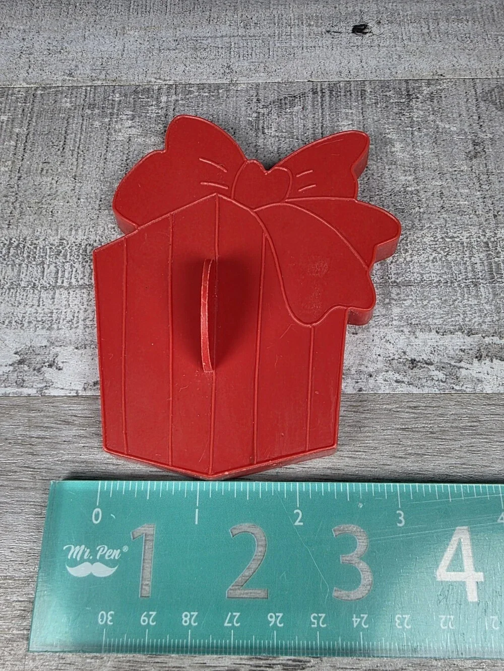 Vintage Wilton Christmas Cookie Cutter Gift Present 1978 Hong Kong 168a